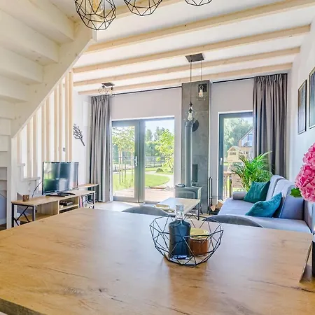Feriehus Awesome Home In Lubiatowo With Wifi And 2 Bedrooms Lubiatowo (Pomerania)